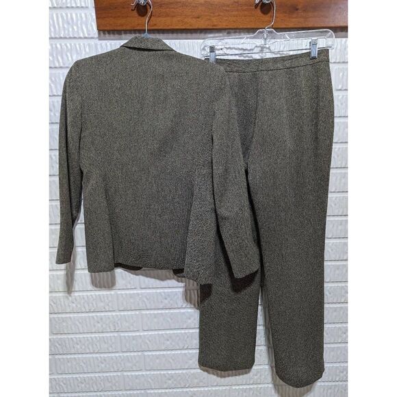 Jones New York Women's Black and Cream Single Breasted Polyester Pant Suit Sz 2P - Picture 4 of 7